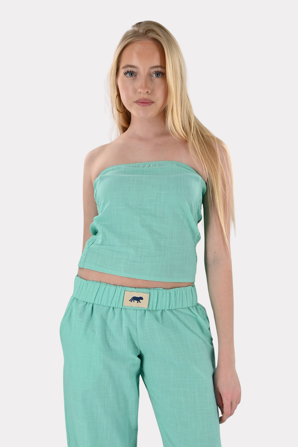 [photo_size]Milou mesure 1,66 m et porte une taille S/M.