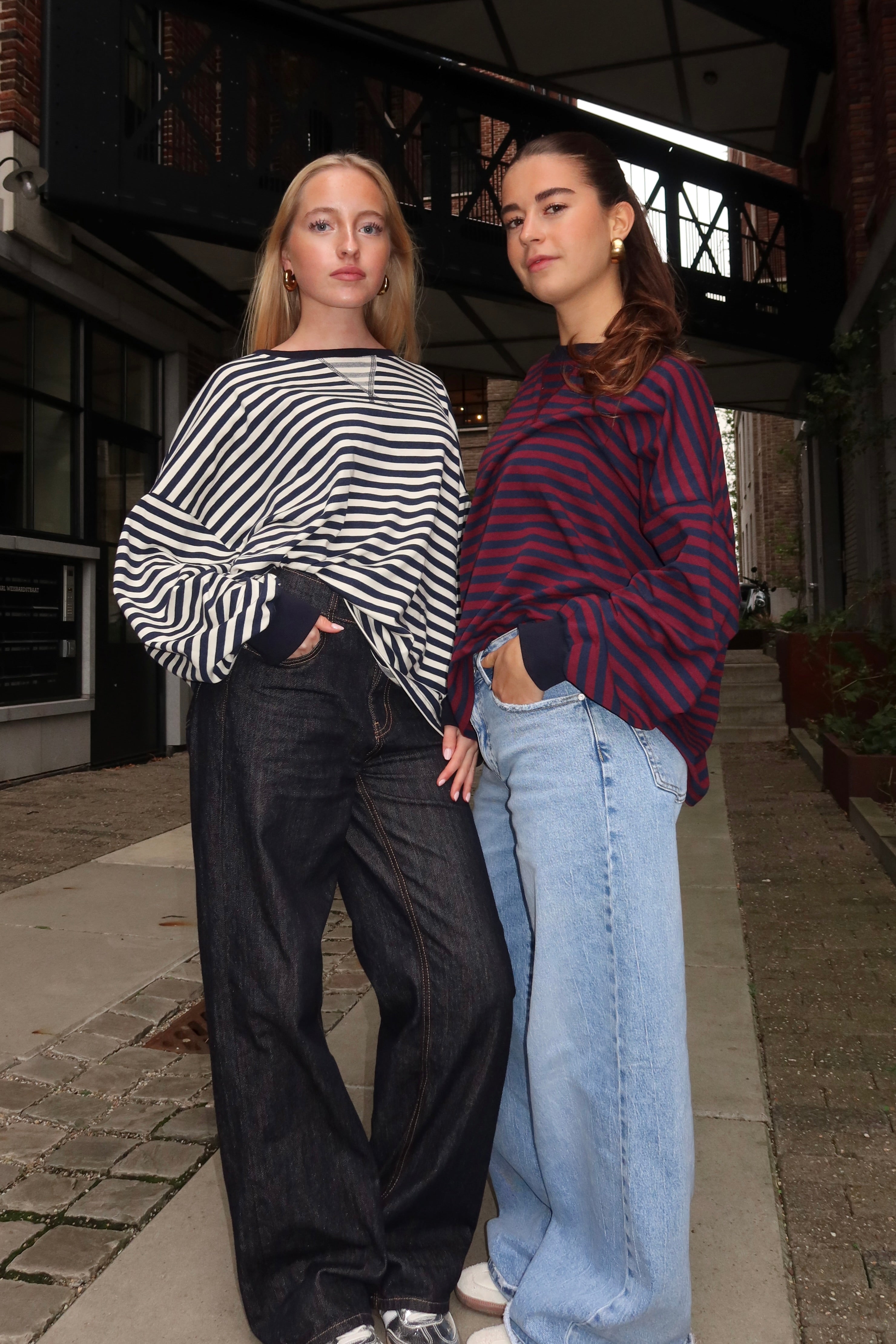 Lore-tshirt-longsleeve-navy-wit-fashiontiger-4