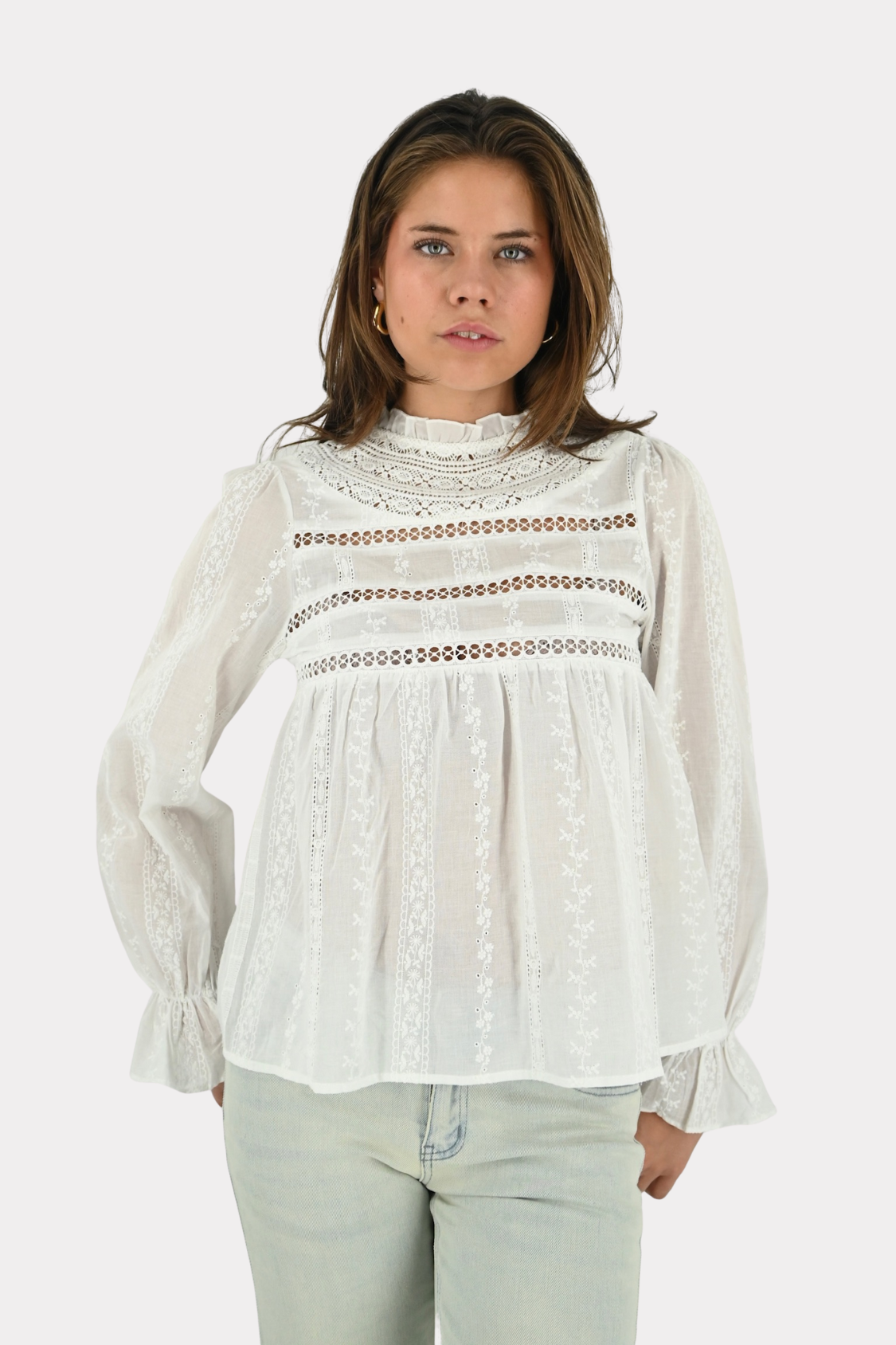 Amalien-blouse-white-fashiontiger-1