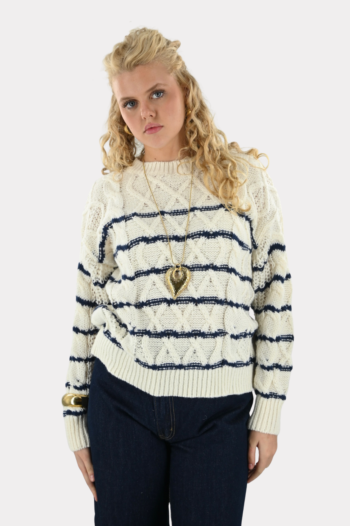 Mia-knit-striped-white-navy-fashiontiger