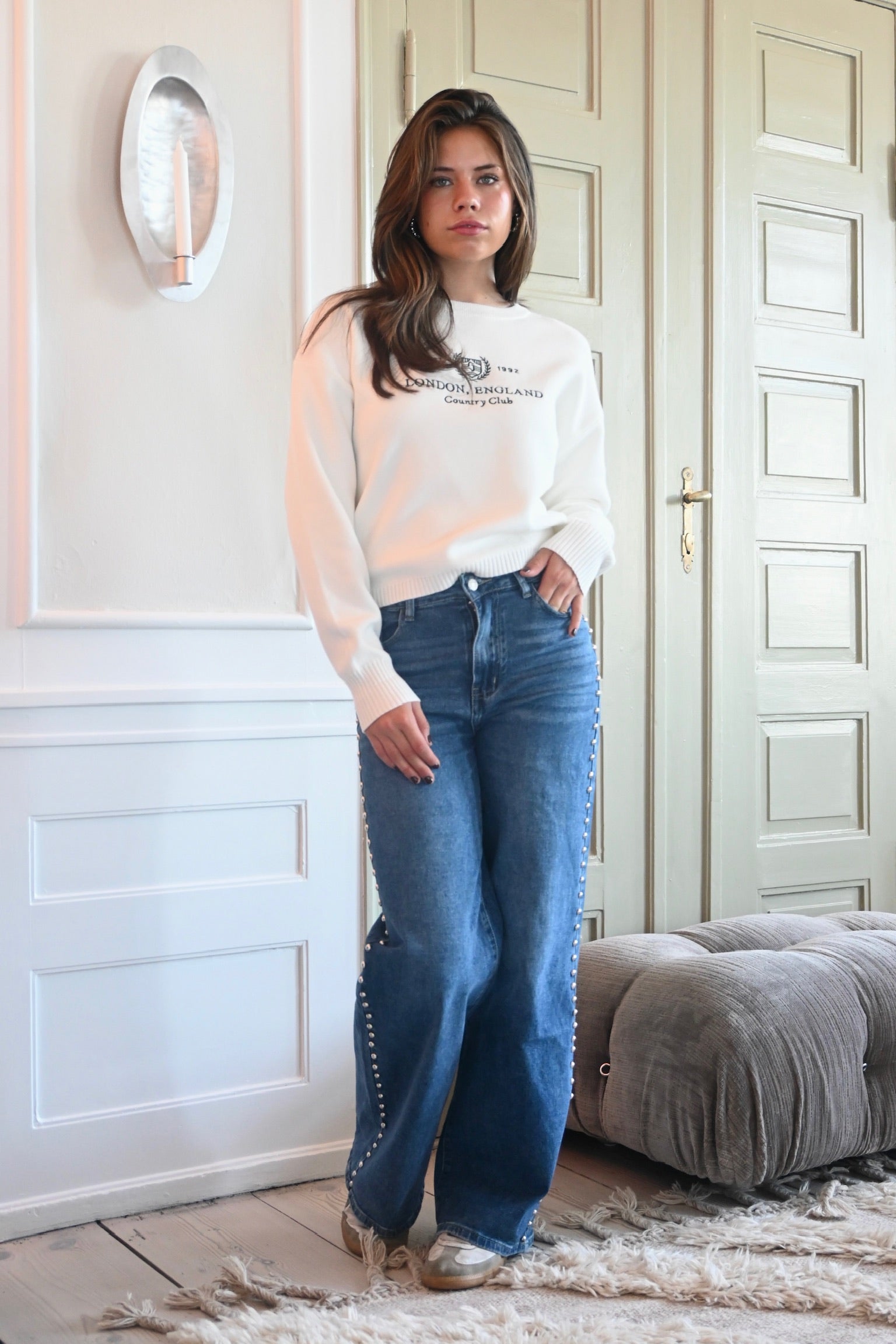 Studded-wide-leg-jeans-blue-fashiontiger