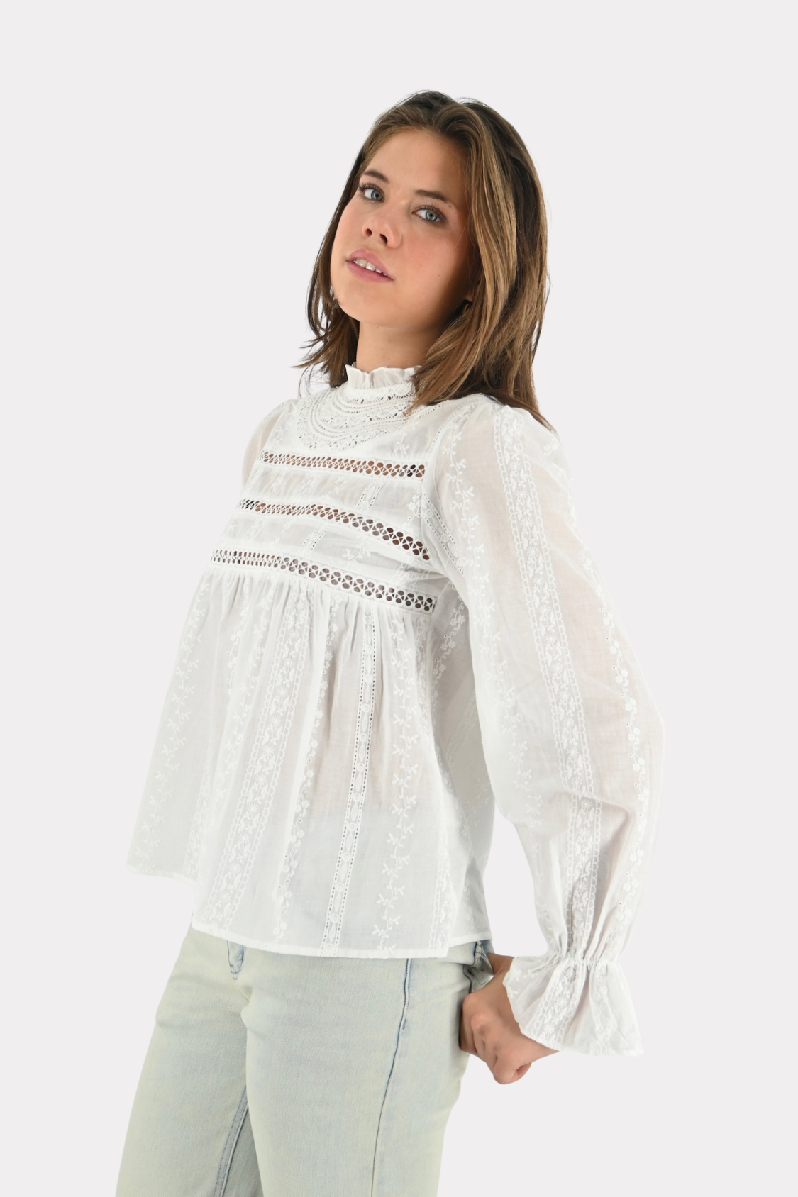 Amalien-blouse-white-fashiontiger-2