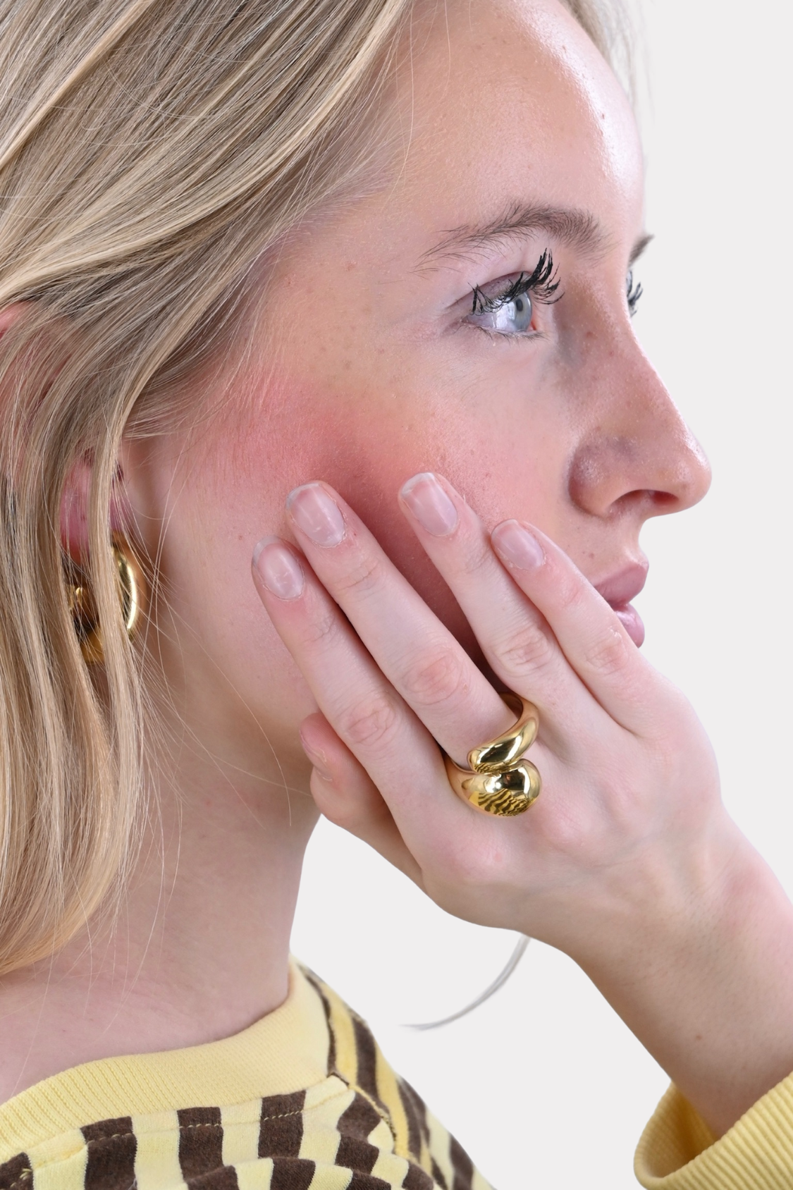 Gold-drop-ring-gold-fashiontiger-1