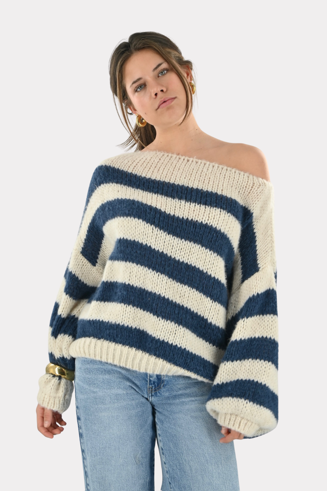 Kato-off-shoulder-knit-navy-white-fashiontiger-1