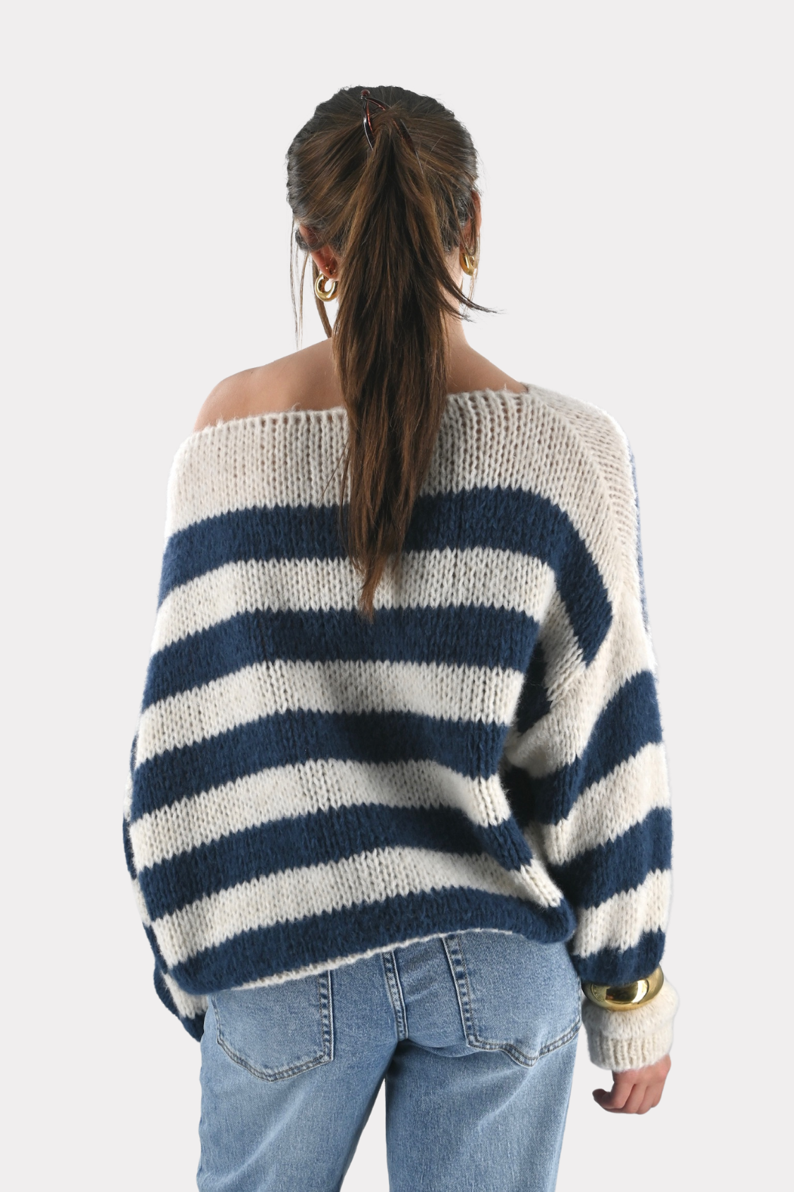 Kato-off-shoulder-knit-navy-white-fashiontiger-5