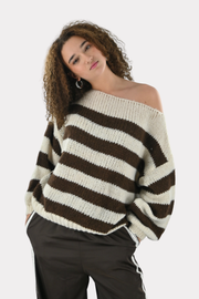 Kato-off-shoulder-knit-brown-white-fashiontiger