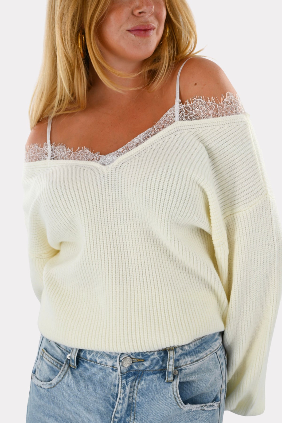 Off the shoulder lace knit - wit