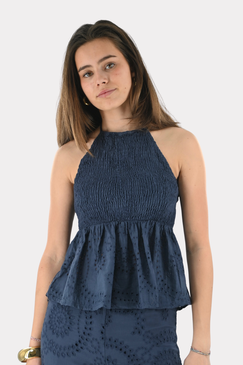 [photo_size]Lot is 1.74m lang en draagt maat S/M.