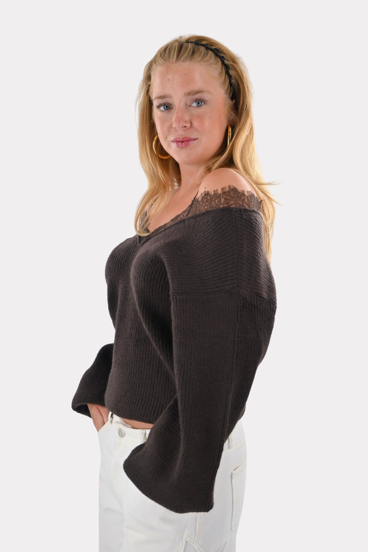 Off the shoulder lace knit - bruin