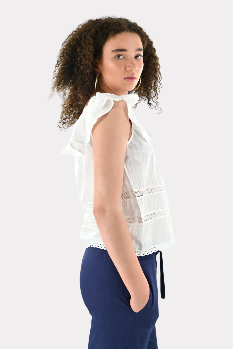 [photo_size]Gwen is 1.76m lang en draagt maat S/M.