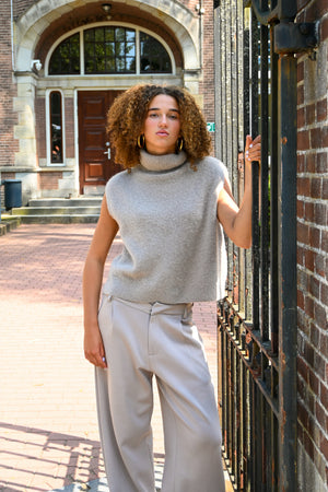 Cozy high-neck knit - taupe