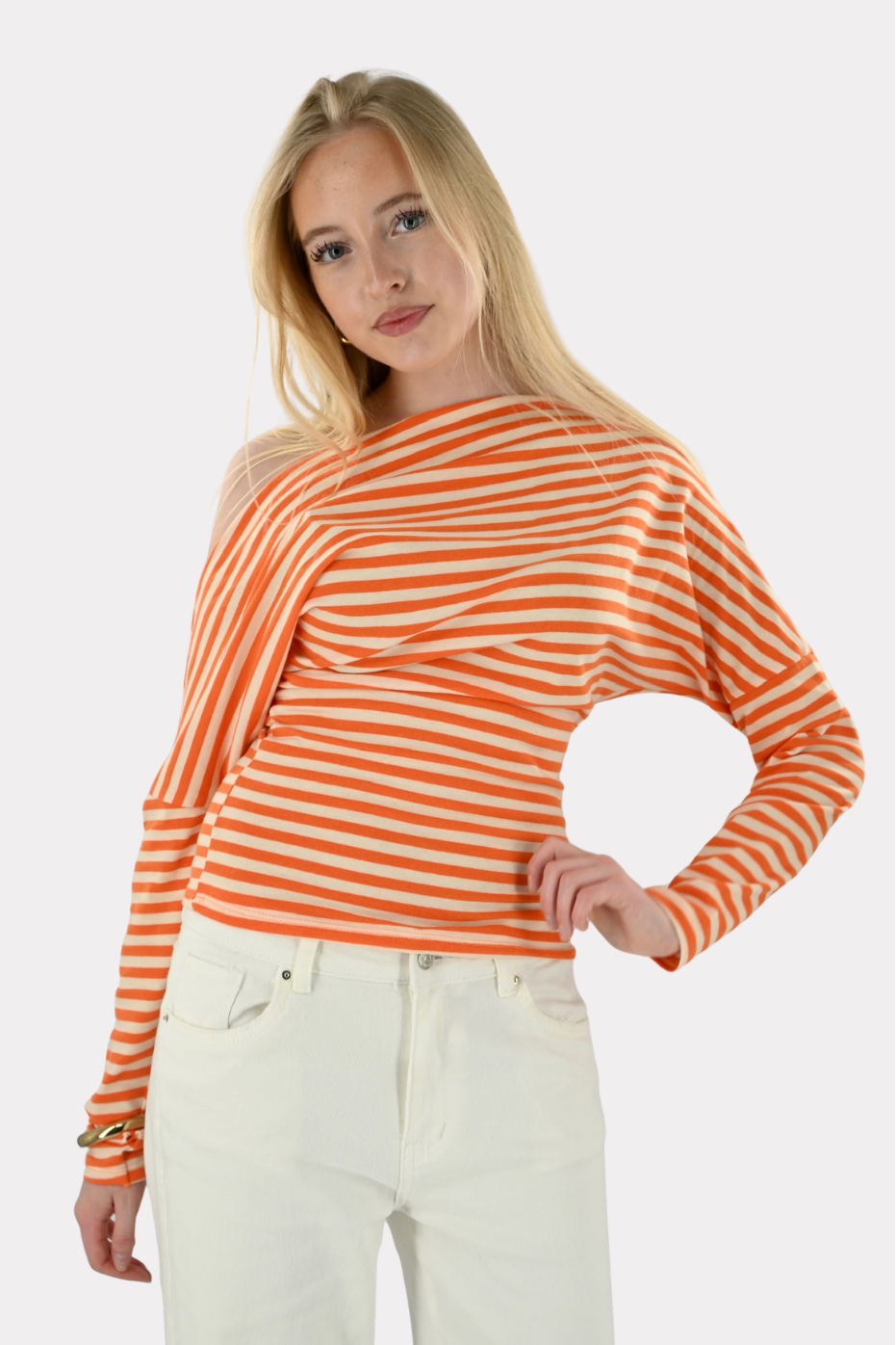 Alexia off shoulder top - oranje - Fashiontiger 2