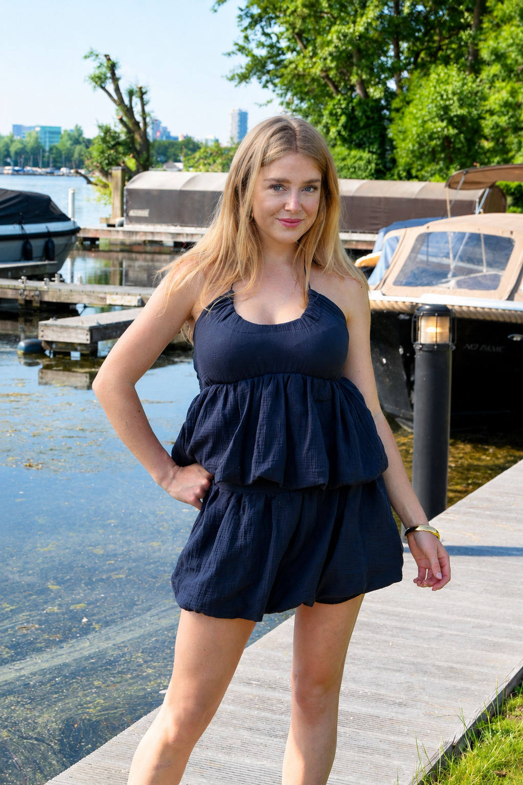 [photo_size]Noor is 1.69m lang en draagt maat S/M.[/photo_size]