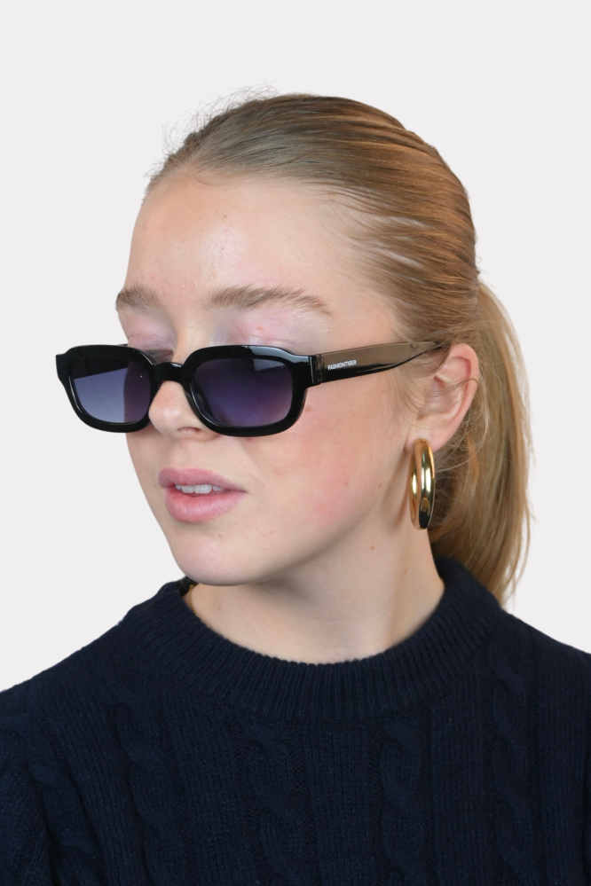 Edgy_sunnies_black_blue_fashiontiger_2