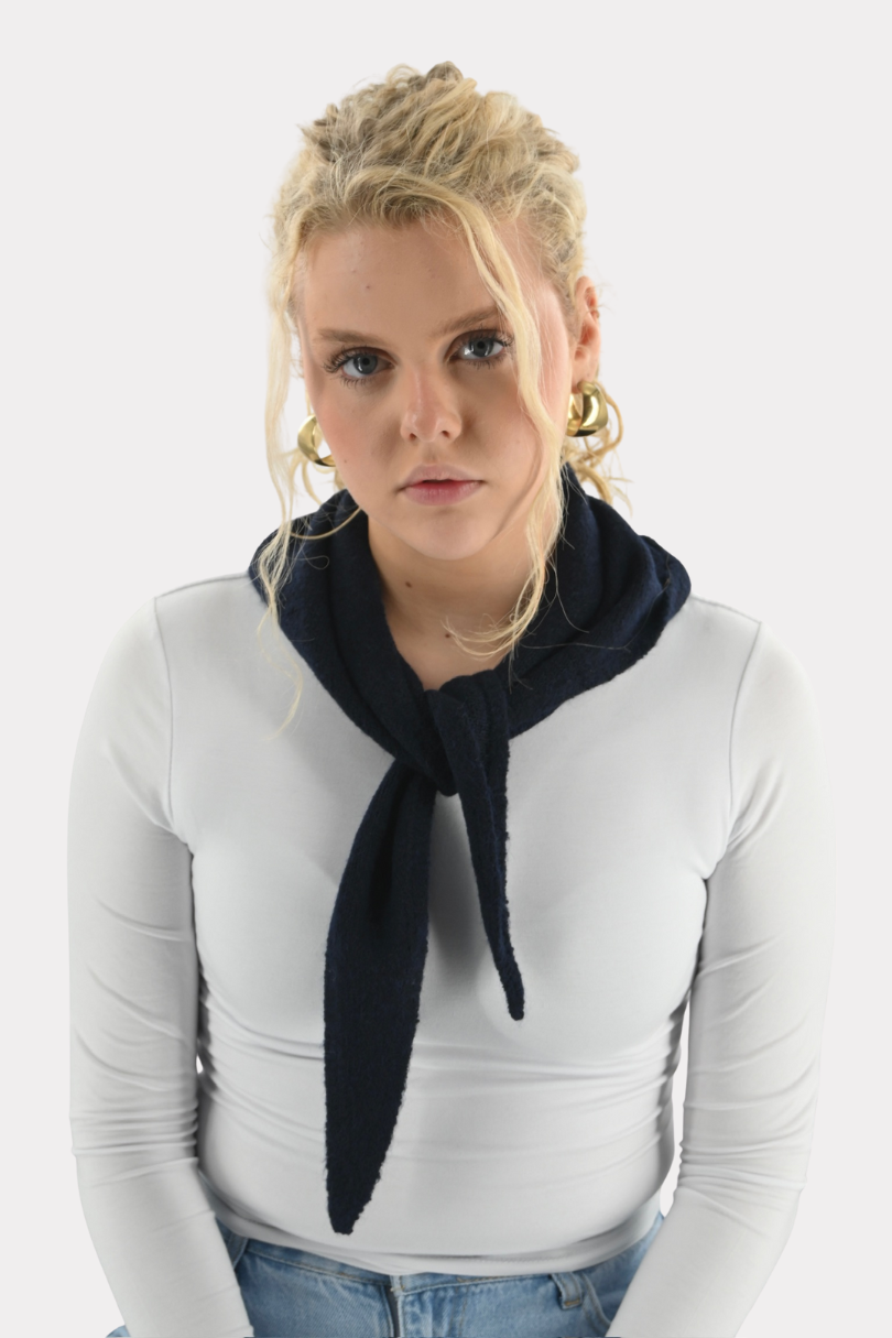 Hug me scarf - navy - Fashiontiger 1