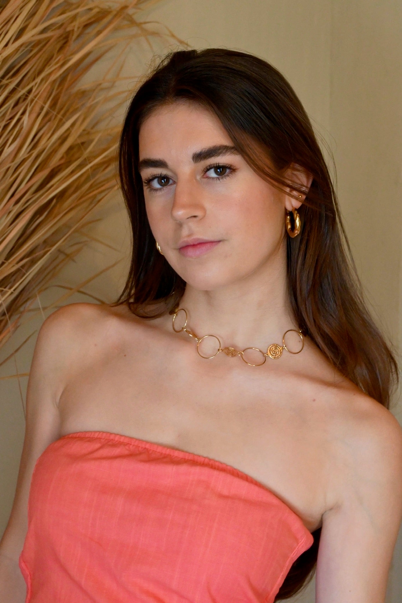 Spiral circle necklace - gold