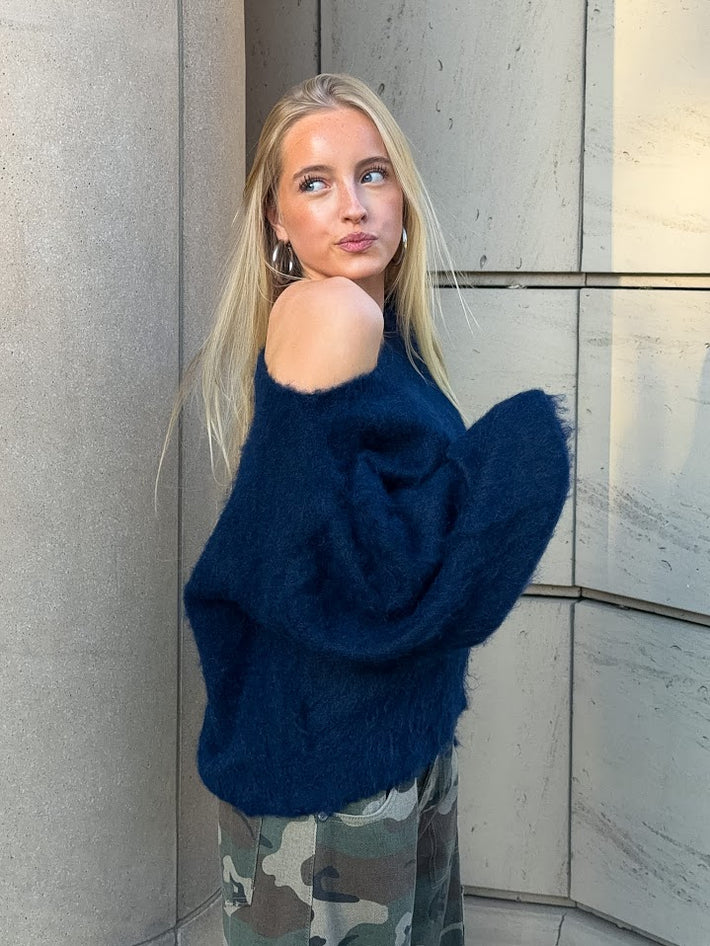 Maira off shoulder knit - navy