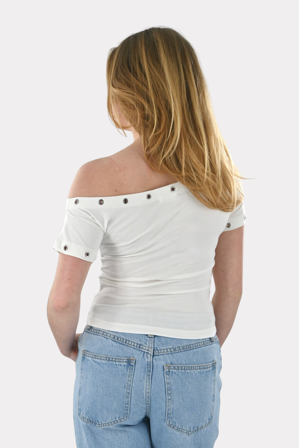 Off-Shoulder-Strick mit Nieten - weiß