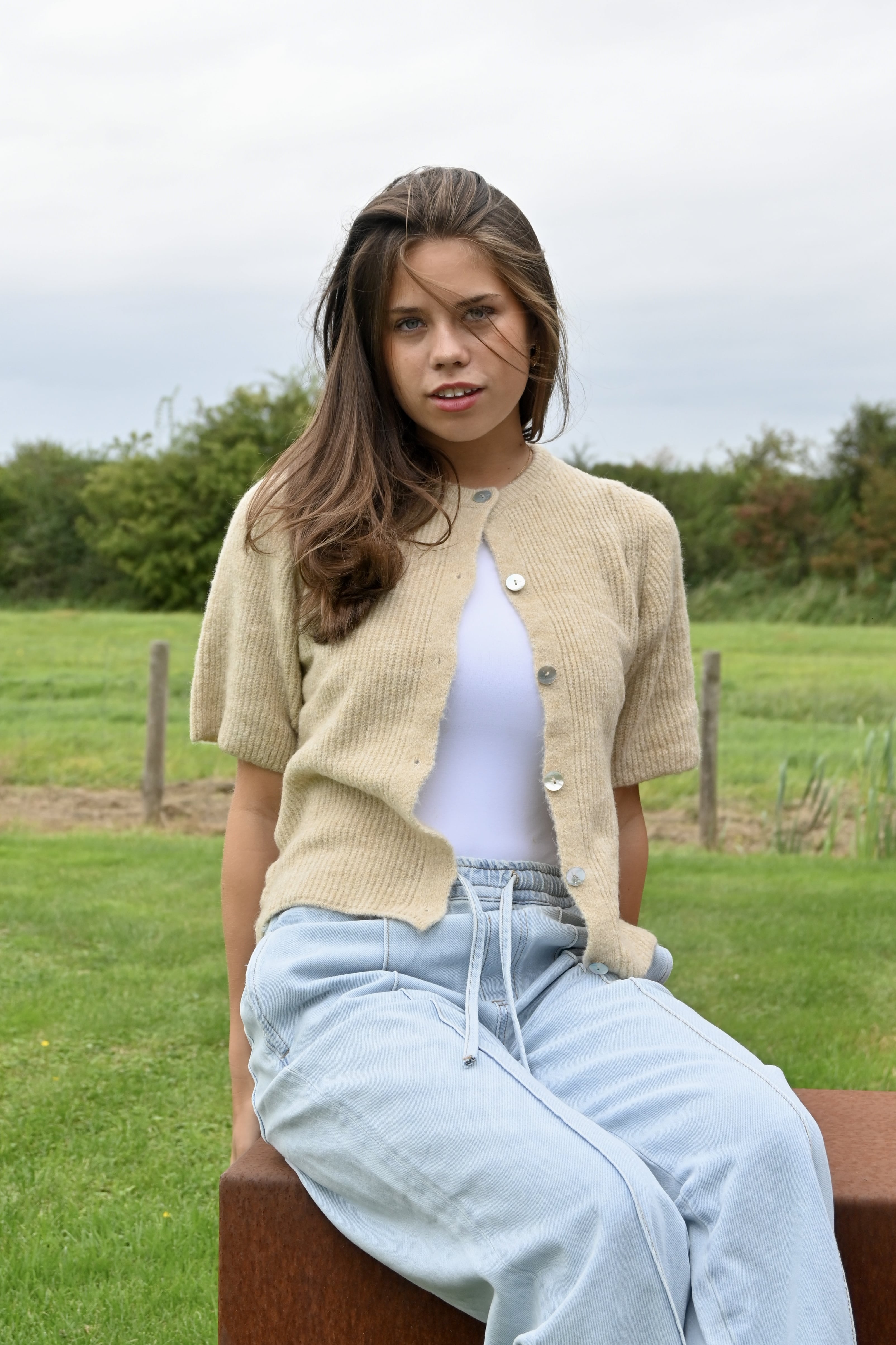 ellie-cardigan-beige