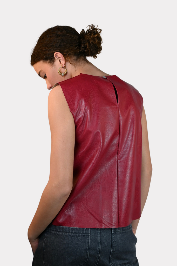 faux-leather-top-bordeaux-fashiontiger-2