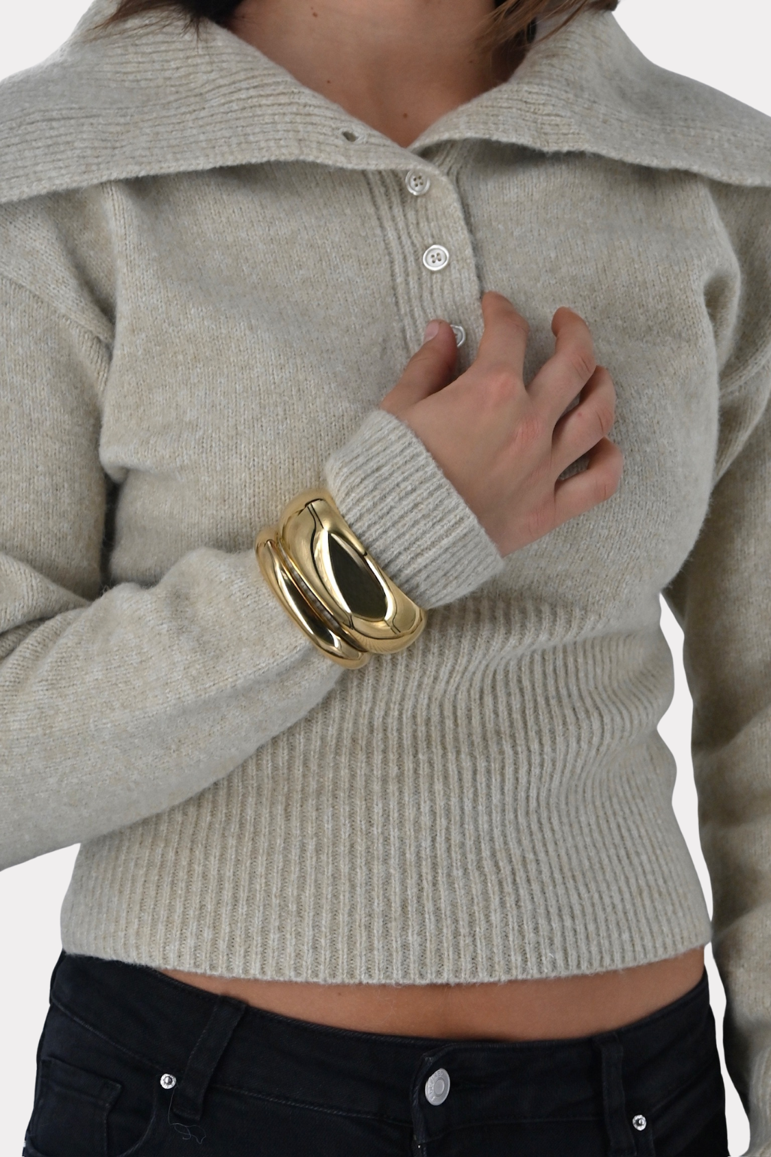 statement-bangle-big-gold-fashiontiger-1