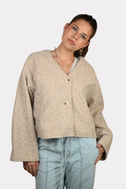 willemijn-cardigan-beige-fashiontiger-01